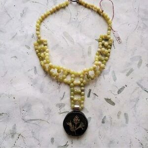 Amazing Artisan Serpentine Gemstone Beaded Choker w Pressed Flower Pendant